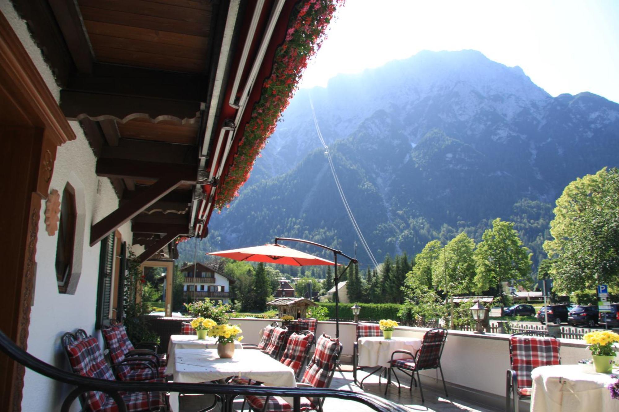 Gaestehaus Sonnenheim Mittenwald Exterior foto